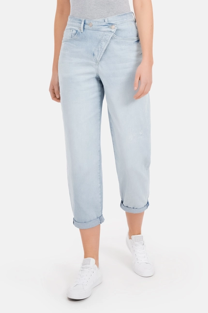 Recover Pants Gianna, Relaxed-Fit Jeans mit raffiniertem Verschluß in bleached Artikelnummer REC-13388-4279-103